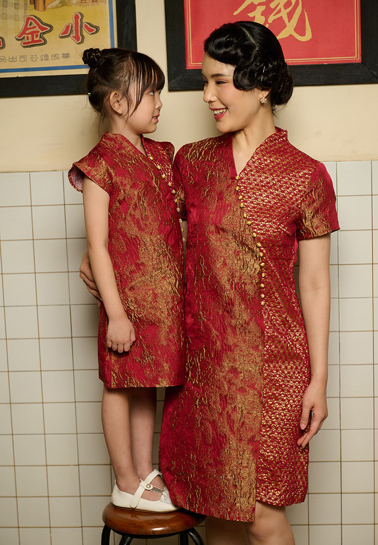 Little Vienna Dress – Modern Cheongsam Jacquard Lace Midi Dress in Red & Green