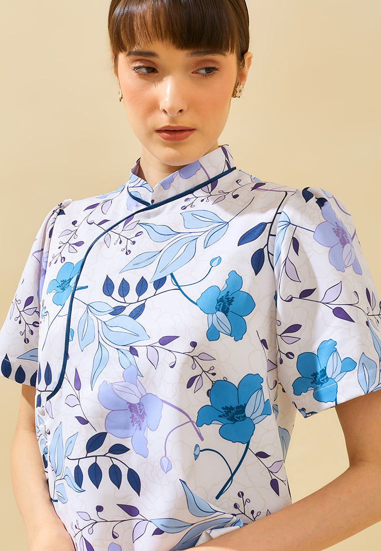 Aubrie Top – Printed Puff Sleeve Shirt with Crystal Leaf Button in Blue (Pre-Order)