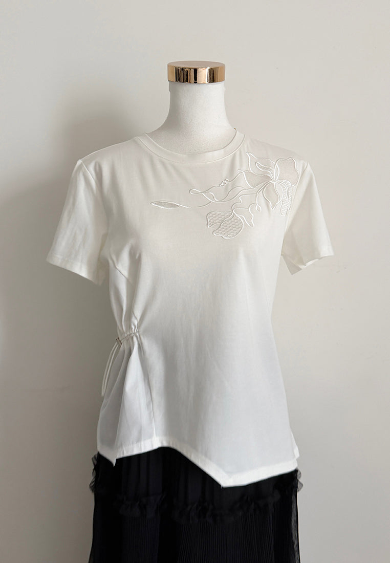 Floria Top - Casual Top with Floral Embroidery