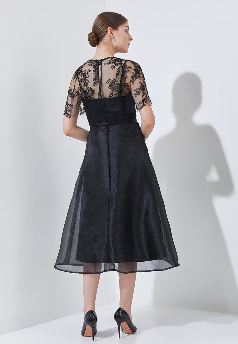 Raphelie Dress - Timeless Charm Meets Modern (Pre-order)