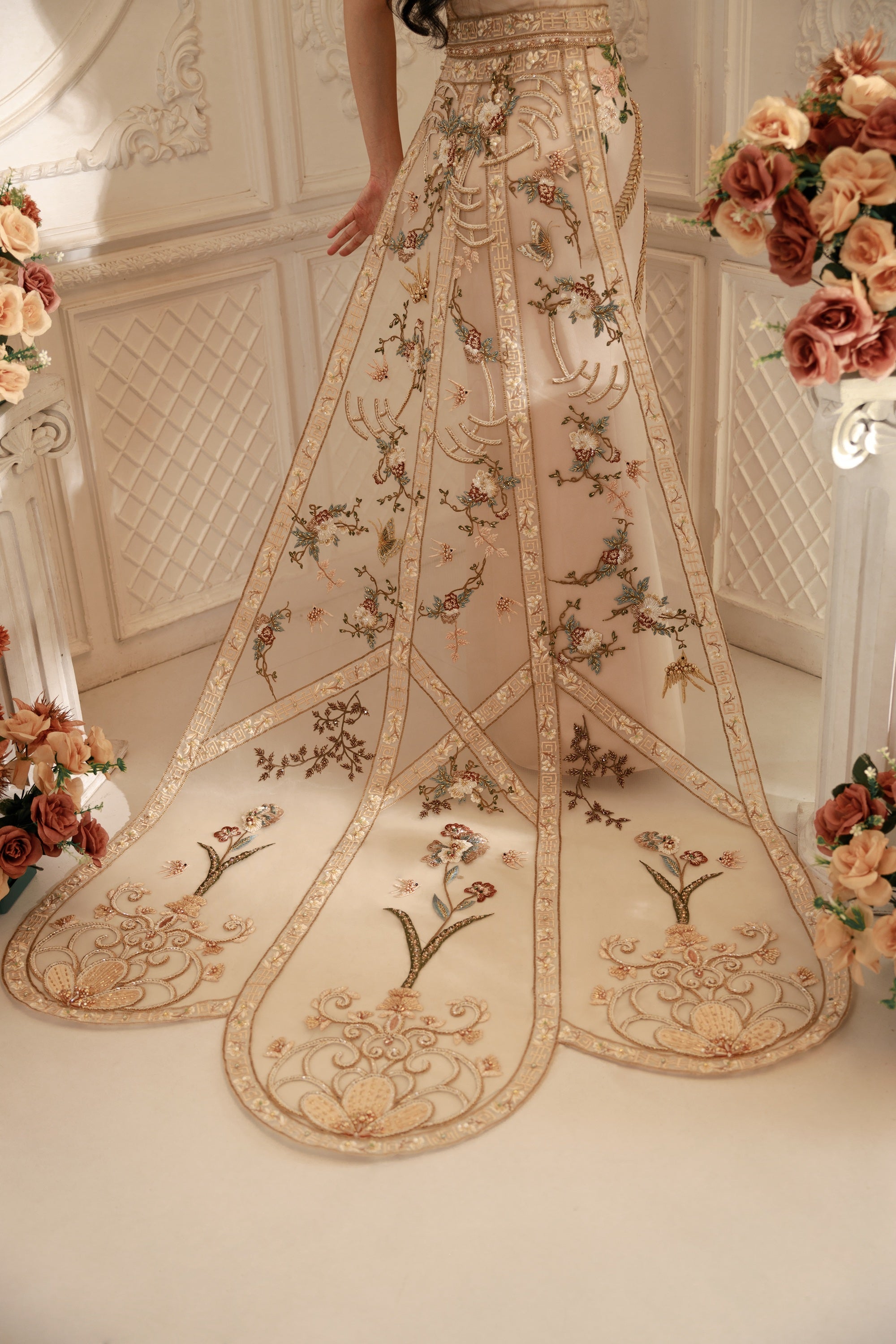Elora Sangjit Dress (Rent)
